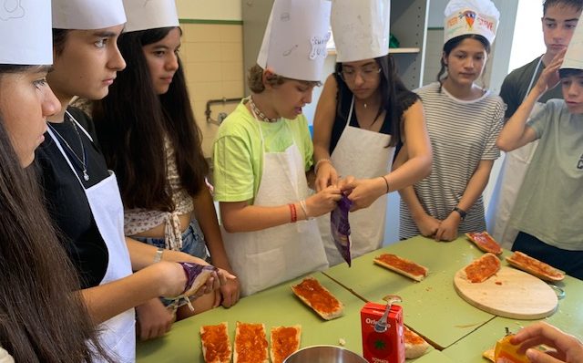 A cooking lesson with  2º ESO English Bilingual Section