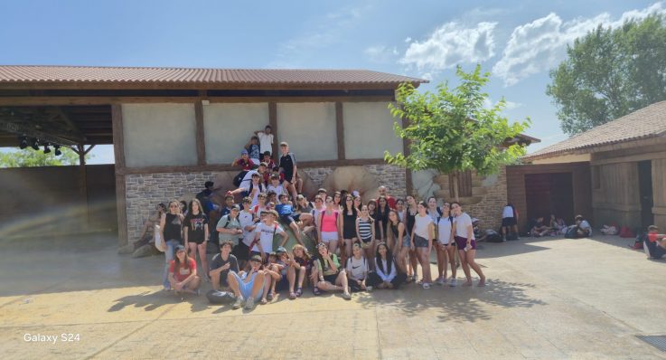 ALUMNADO DE 2°ESO EN SENDA VIVA